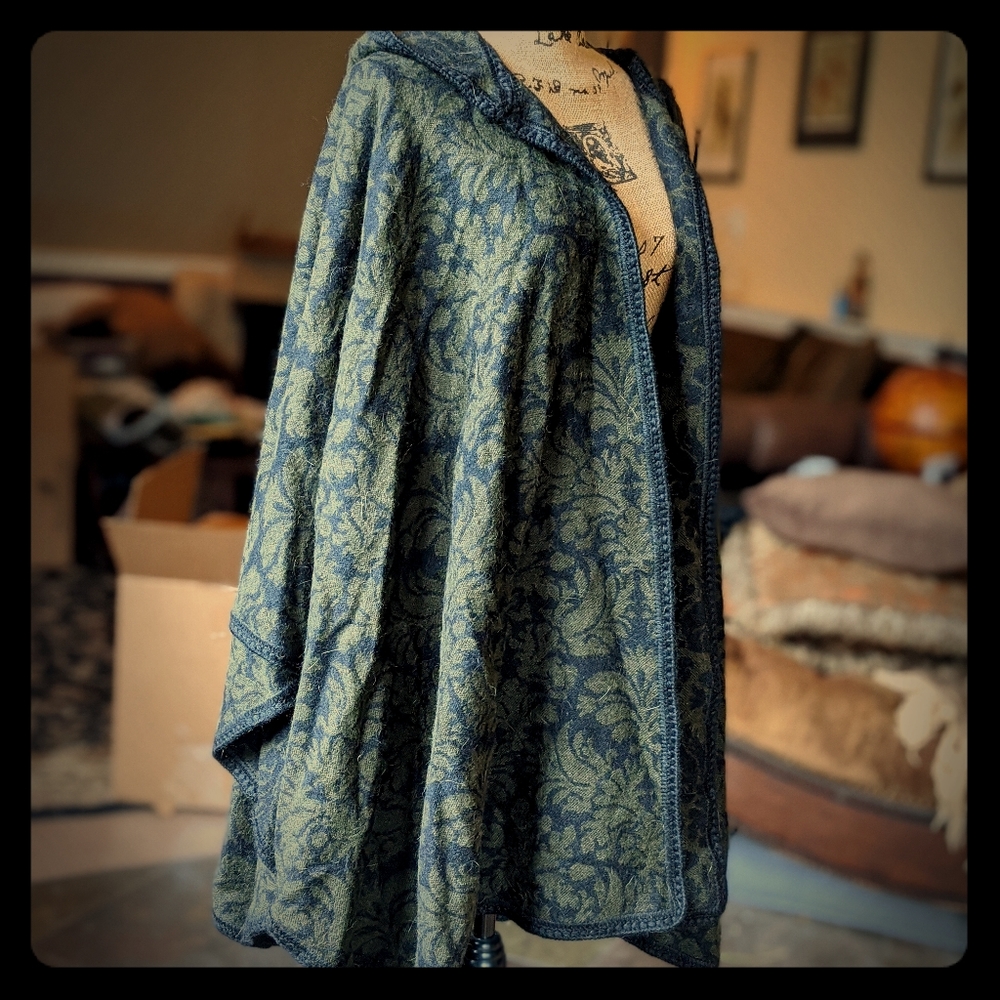 Novica Alpaca Forest Green Rauna / Cloak